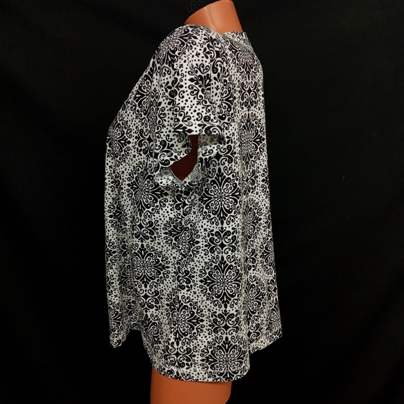 Made for life black white victorian medallion cotton top 2X - Picture 5 of 8